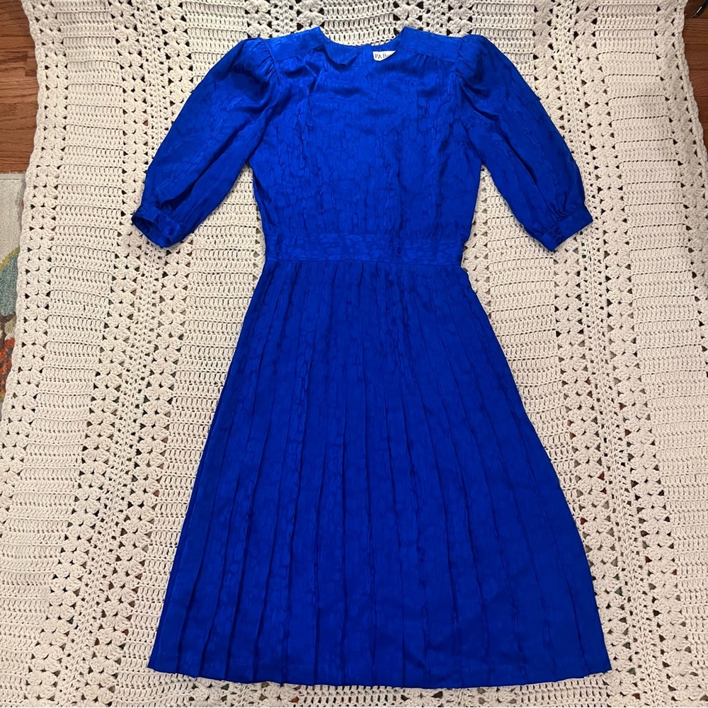 P.A. Boutique Vintage 100% Silk Royal Blue 3/4 Sleeve Pleated Skirt Dress Sz 10